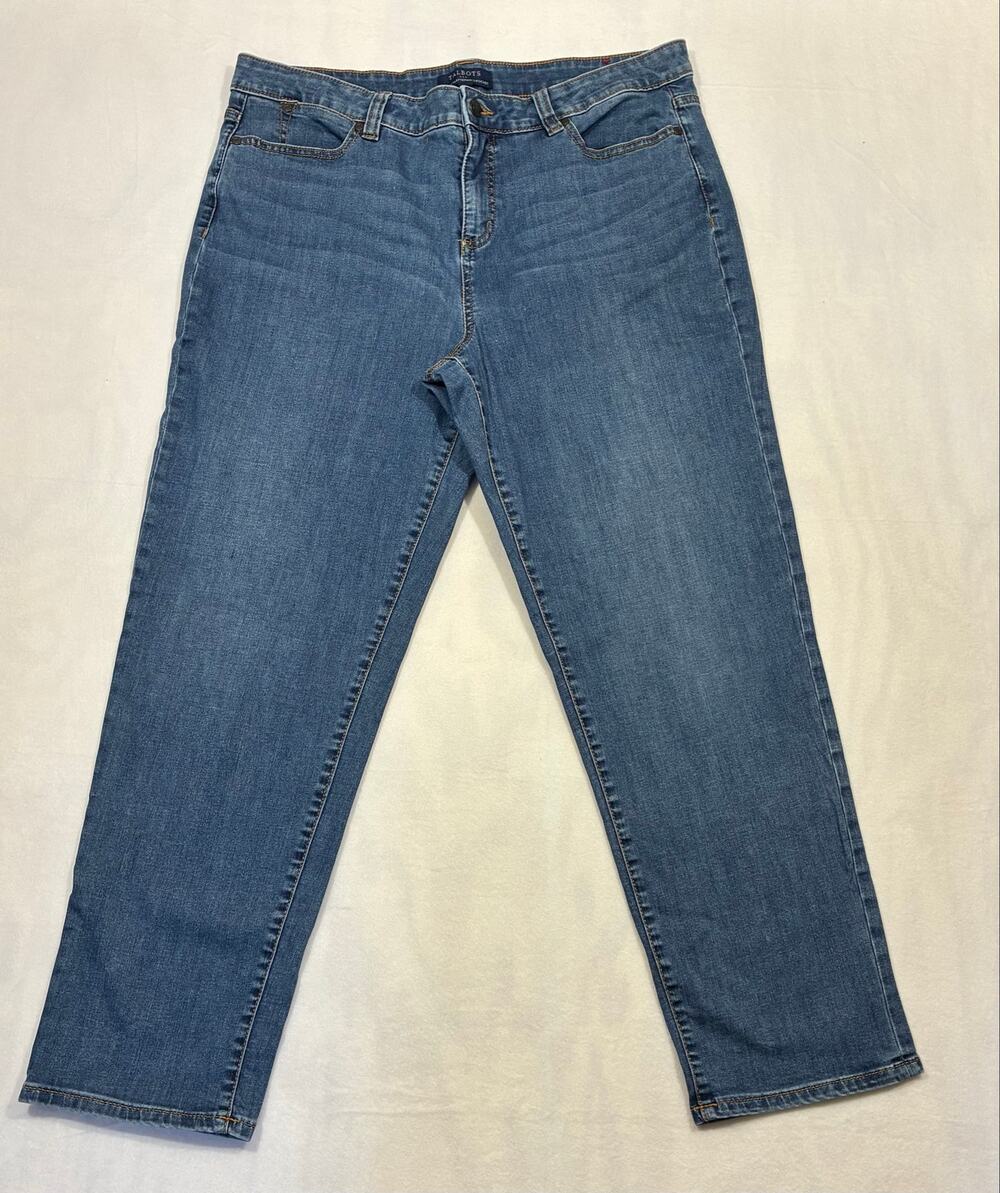 Talbots Simply Flattering 5 Pocket Straight Jeans Blue Med Wash Size 16